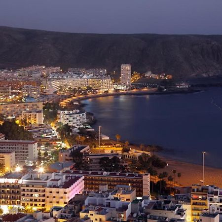 Fabulous 2-Bedroom Apartment Right On The Beach Of Los Crstianos Arona  Exteriér fotografie