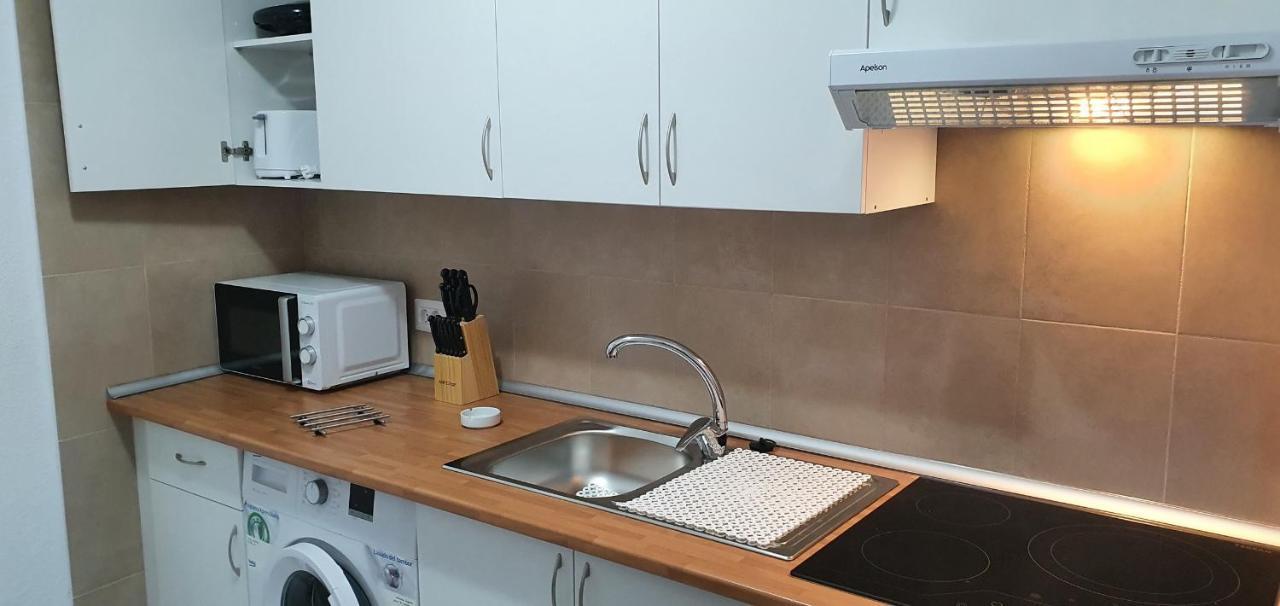 Fabulous 2-Bedroom Apartment Right On The Beach Of Los Crstianos Arona  Exteriér fotografie